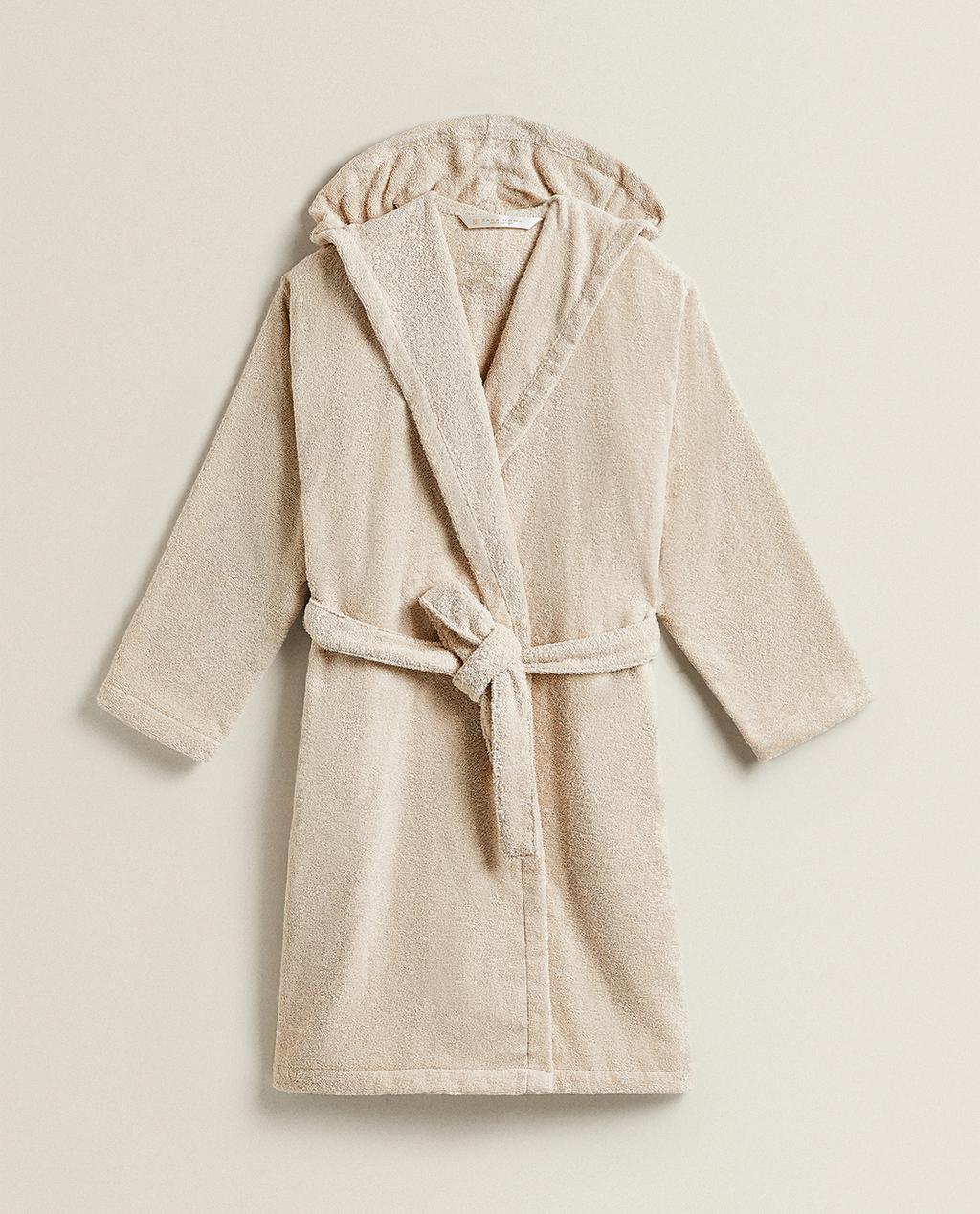 HOODED BATHROBE (360 GXM²)
