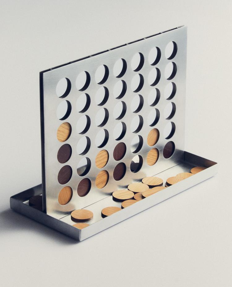 NOUGHTS AND CROSSES (4-IN-A-ROW) GAME