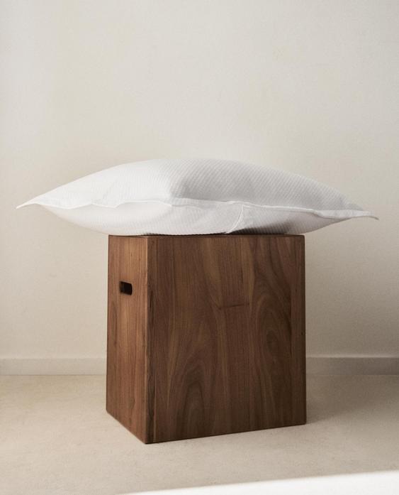 HOUSSE DE COUSSIN EN RELIEF