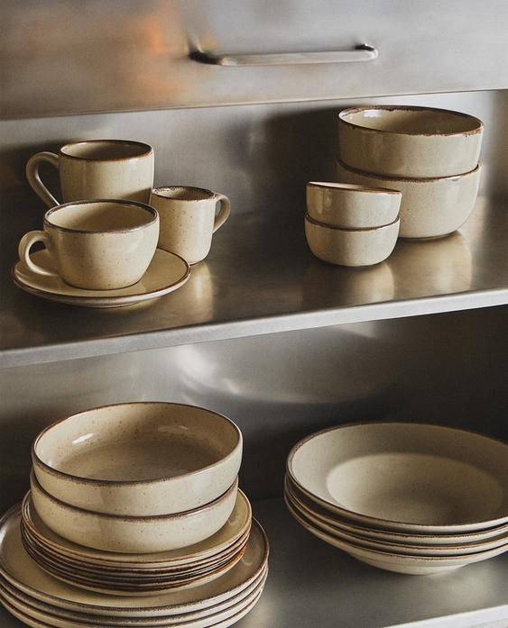 STONEWARE DINNER SET