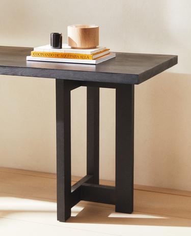 DESK 01