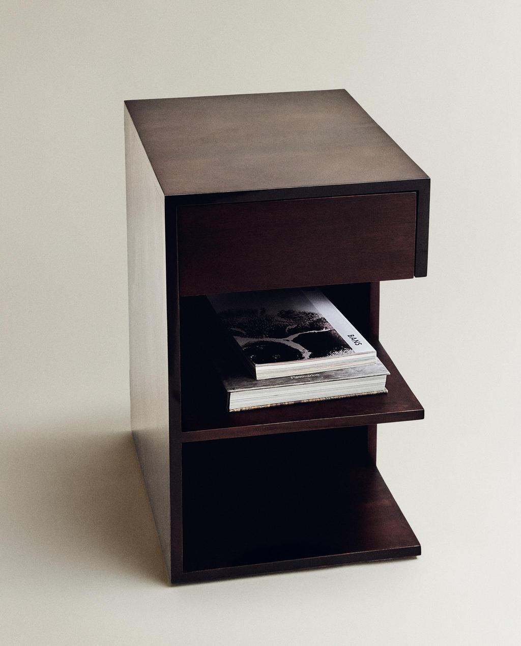 LACQUERED MANGO WOOD TABLE