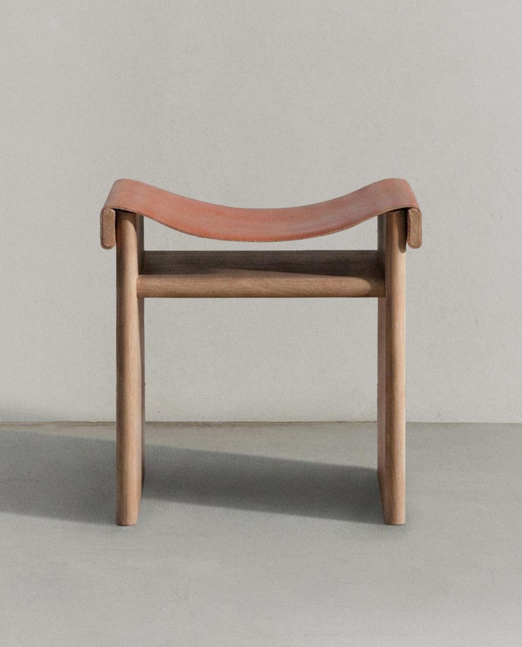 STOOL 02