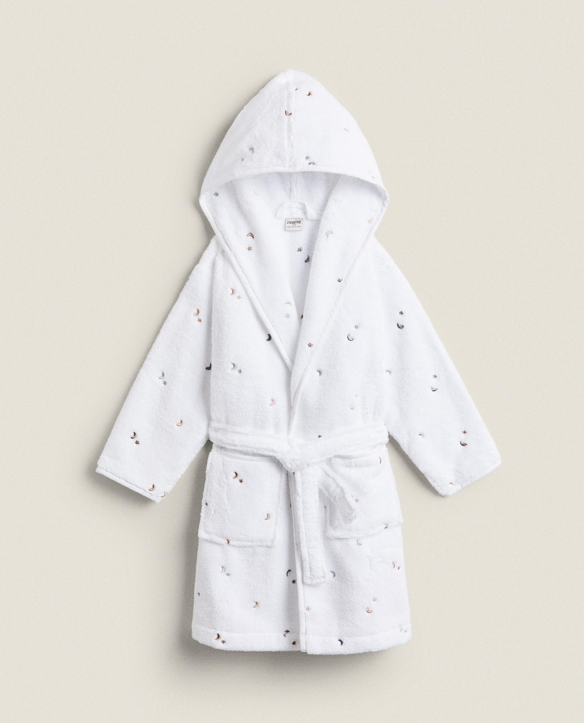KIDS' MOON AND STAR BATHROBE KIDS' MOON AND STAR BATHROBE