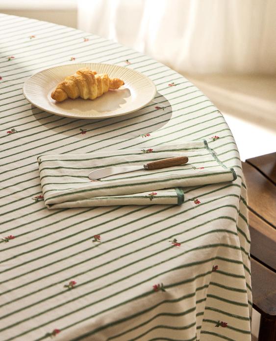 NAPPE RAYURES BRODERIE FLORALE