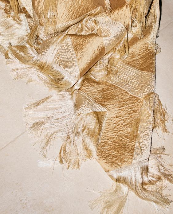 MULTI-PURPOSE ZIGZAG BLANKET WITH FRINGING | MARISA BERENSON
