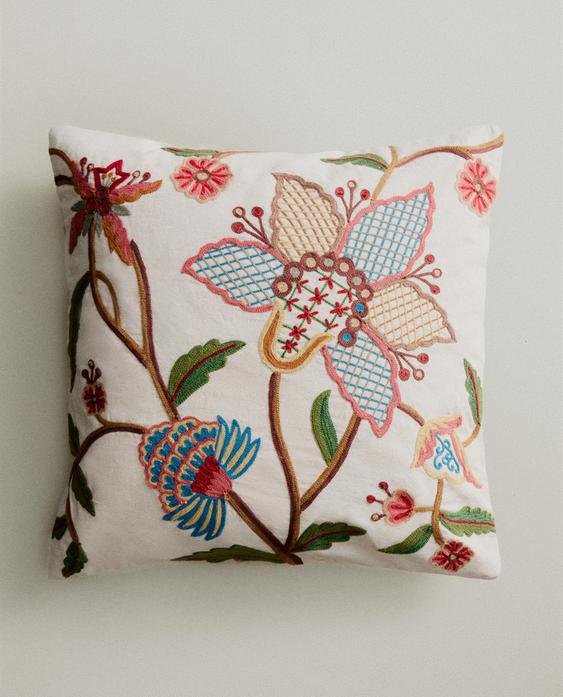 FLORAL CUSHION COVER