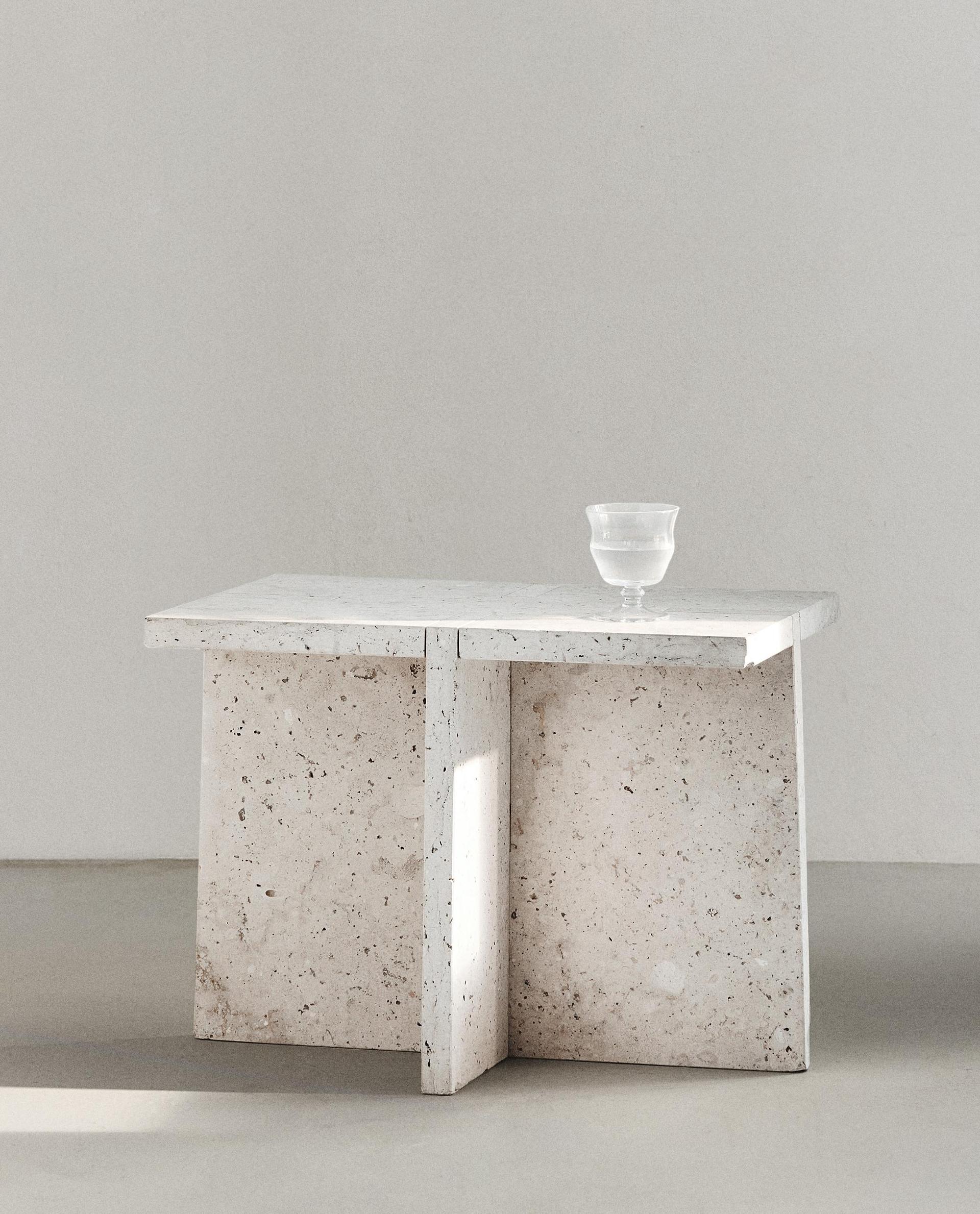 SIDE TABLE 01