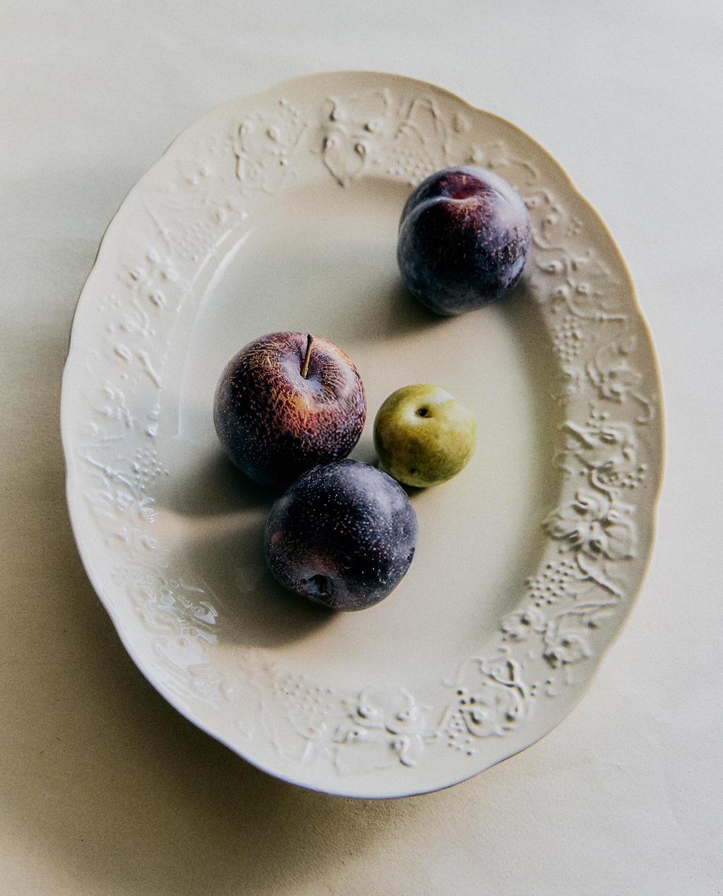 GRAPE PORCELAIN SERVING DISH