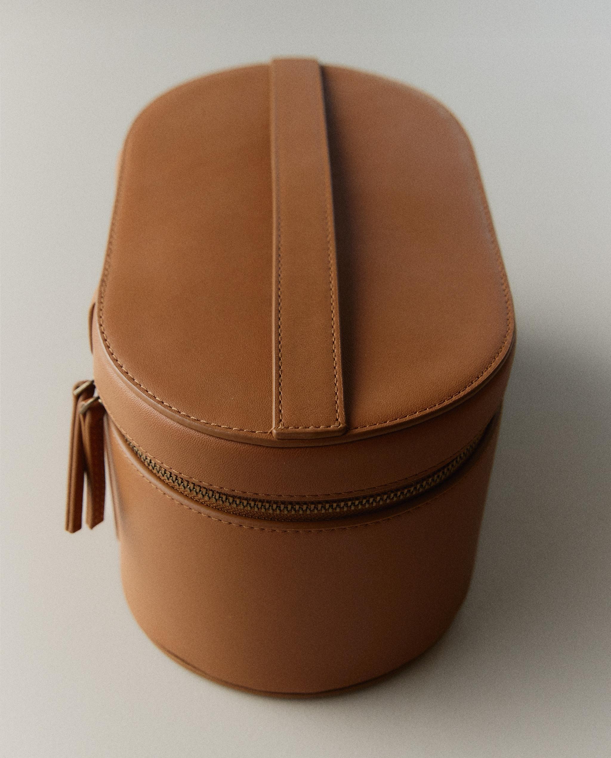 SMALL RIGID LEATHER TOILETRY BAG | Zara Home Nederland