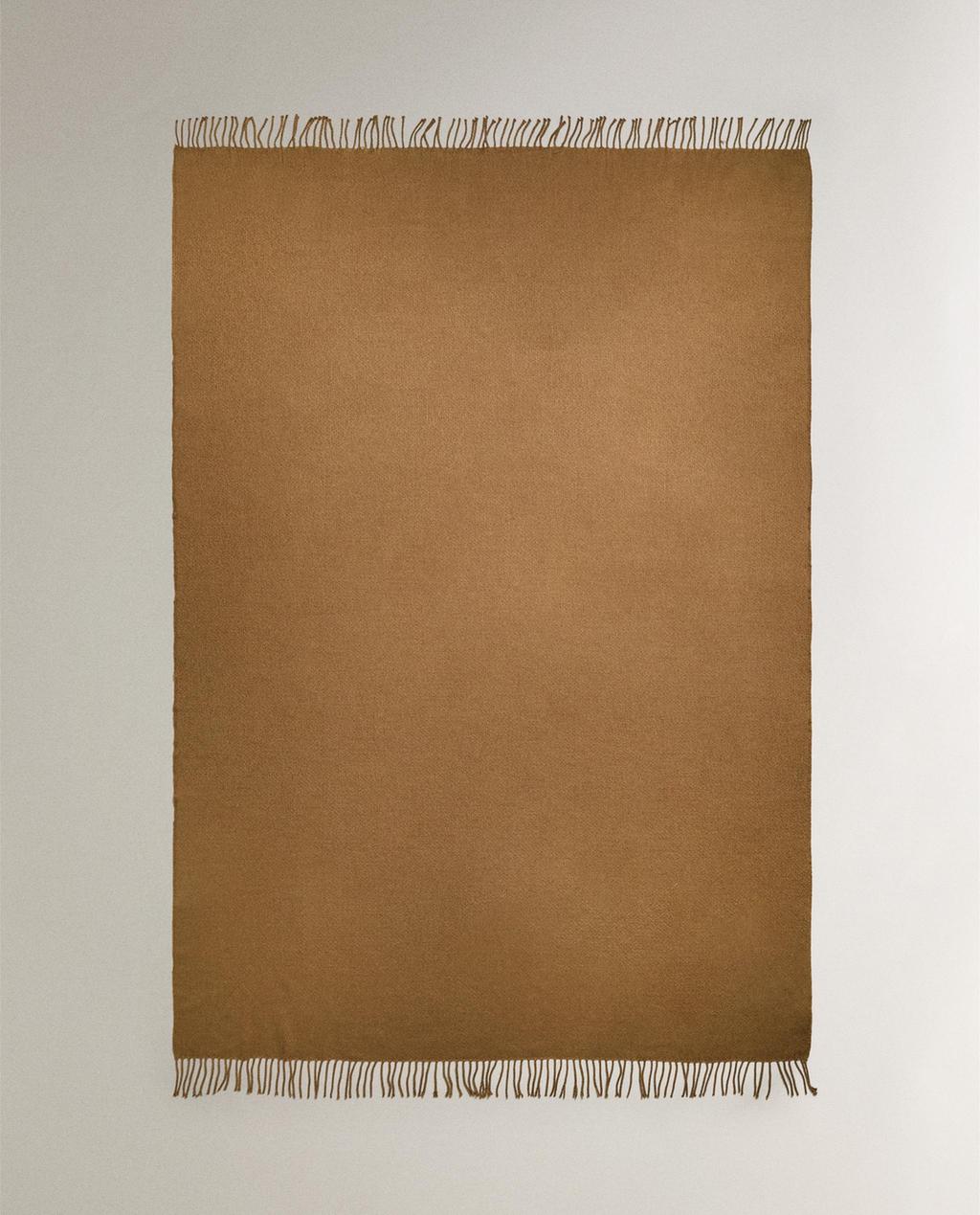 FRINGED DECORATIVE THROW