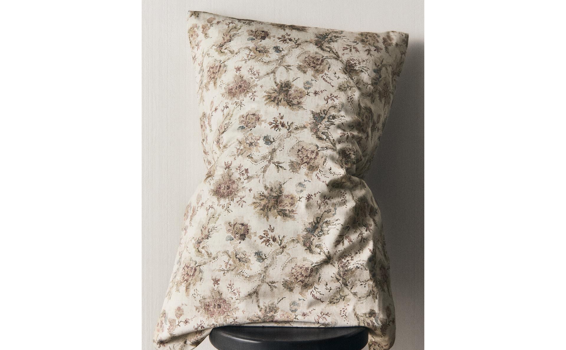 FLORAL SATEEN PILLOWCASE (300 THREAD COUNT)
