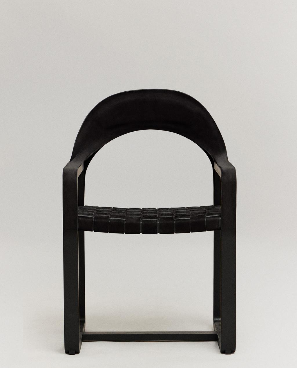 THE POWELA CHAIR