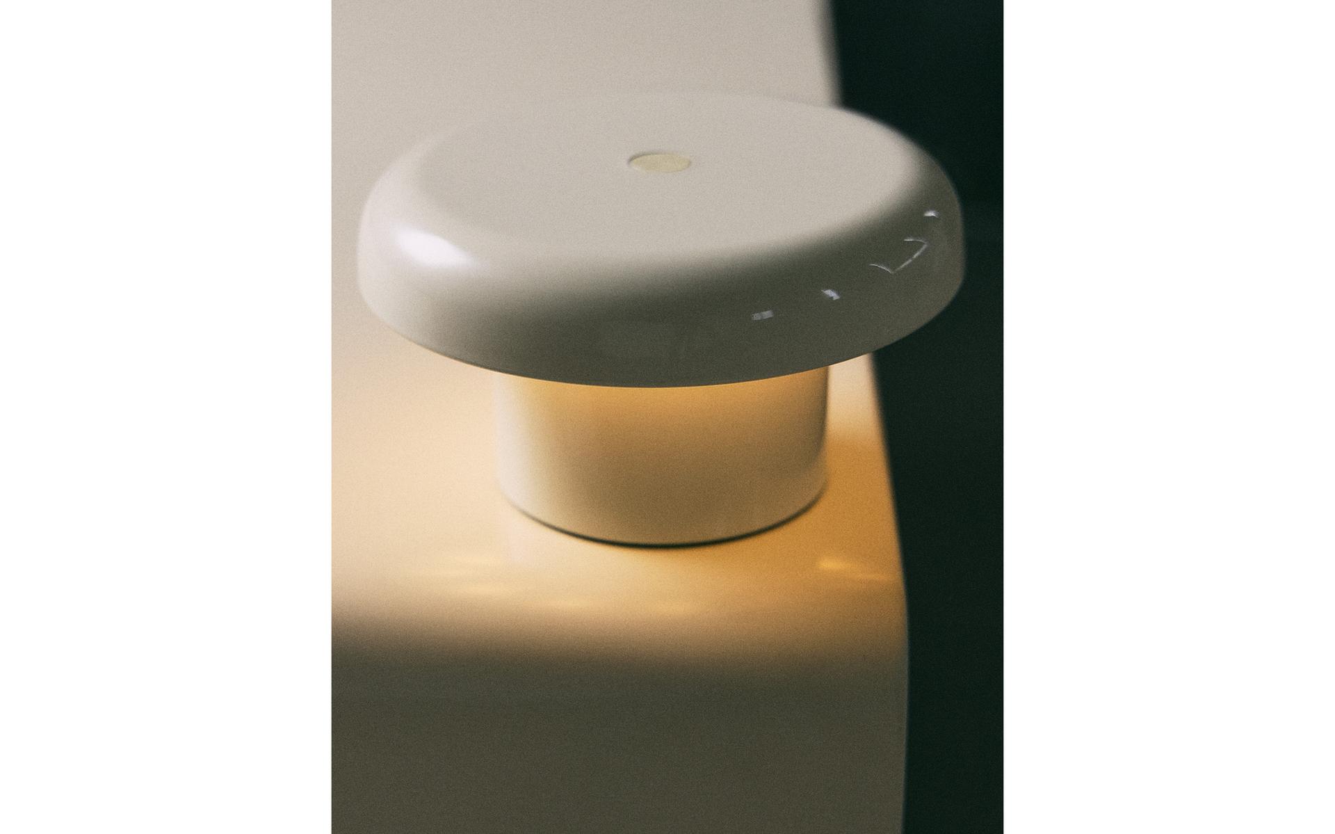 KABELLOSE LAMPE