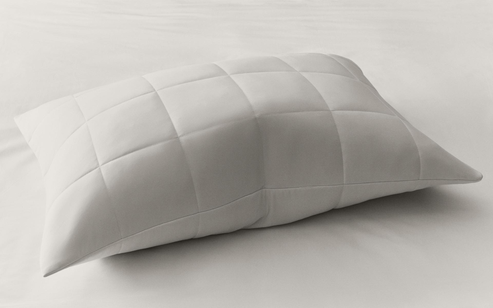 COOLING EFFECT PILLOW PROTECTOR