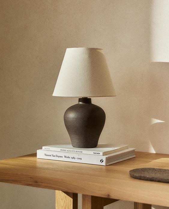 CERAMIC TABLE LAMP