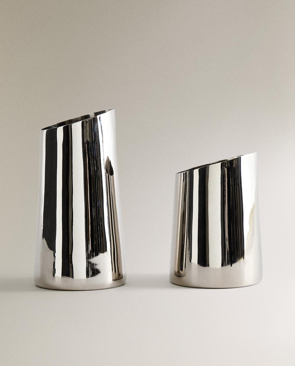 VASE EN ACIER
