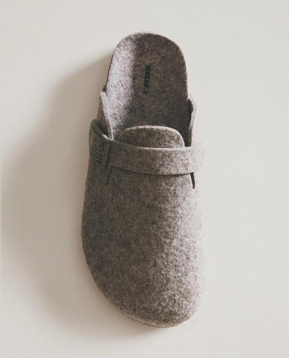 BUCKLED FELT MULE CLOG SLIPPERS