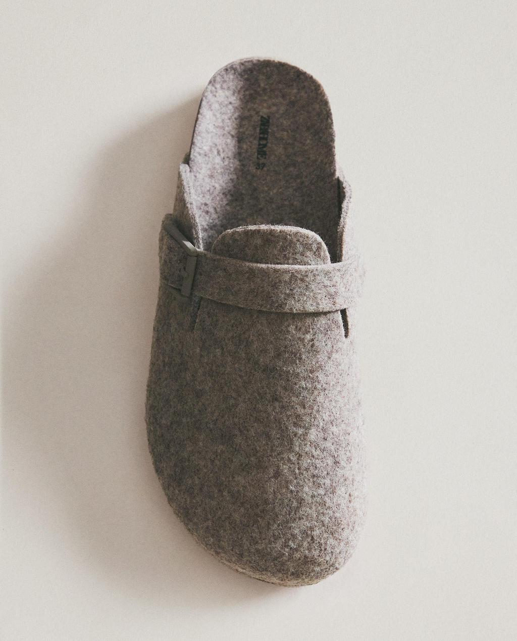 BUCKLED FELT MULE CLOG SLIPPERS