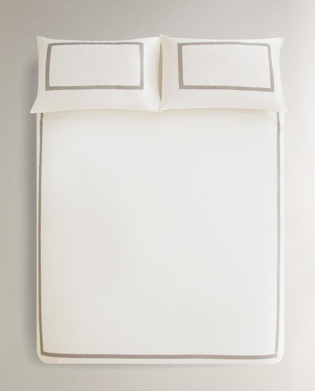 GEOMETRIC EMBROIDERED SATEEN DUVET COVER