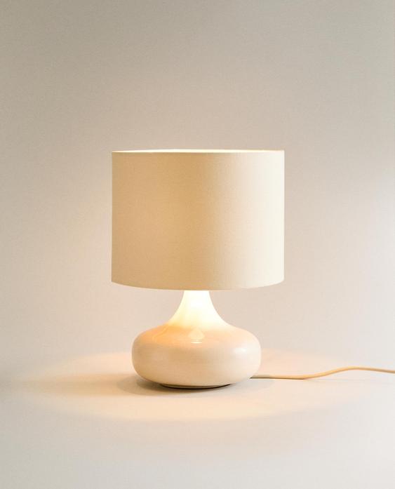 SMALL TABLE LAMP WITH CERAMIC BASE
