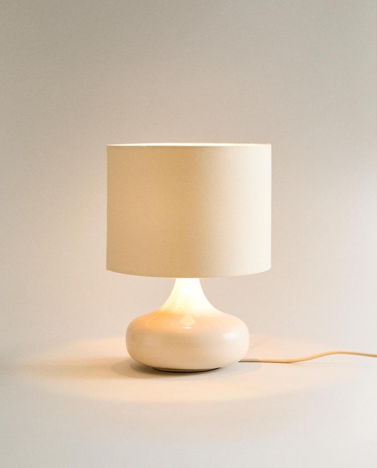 SMALL TABLE LAMP WITH CERAMIC BASE