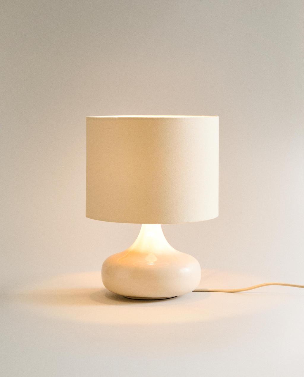 SMALL TABLE LAMP WITH CERAMIC BASE
