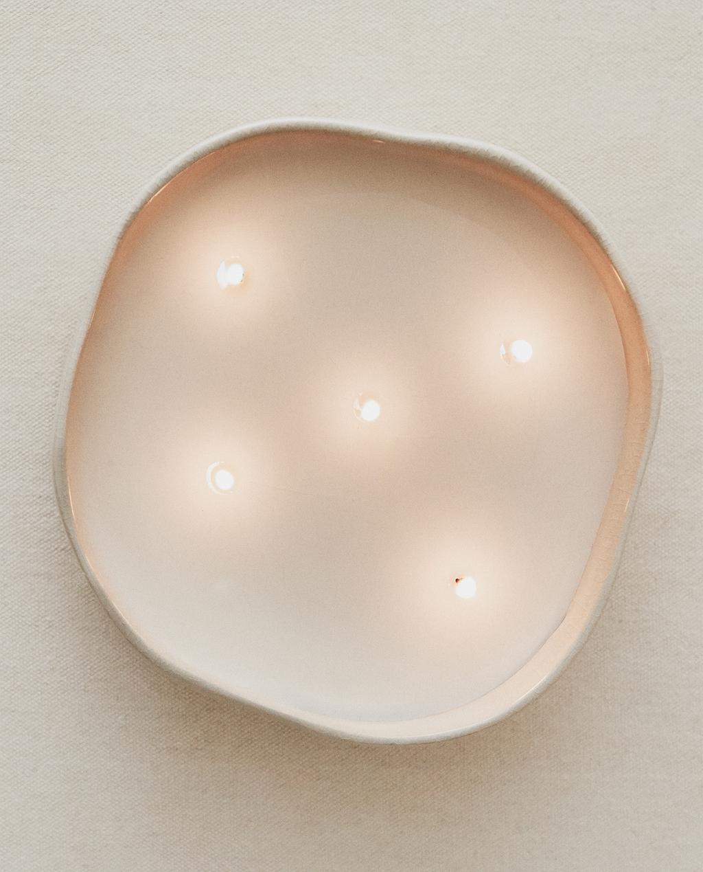 (540 G) LUMINOUS CAMELLIA SCENTED CANDLE