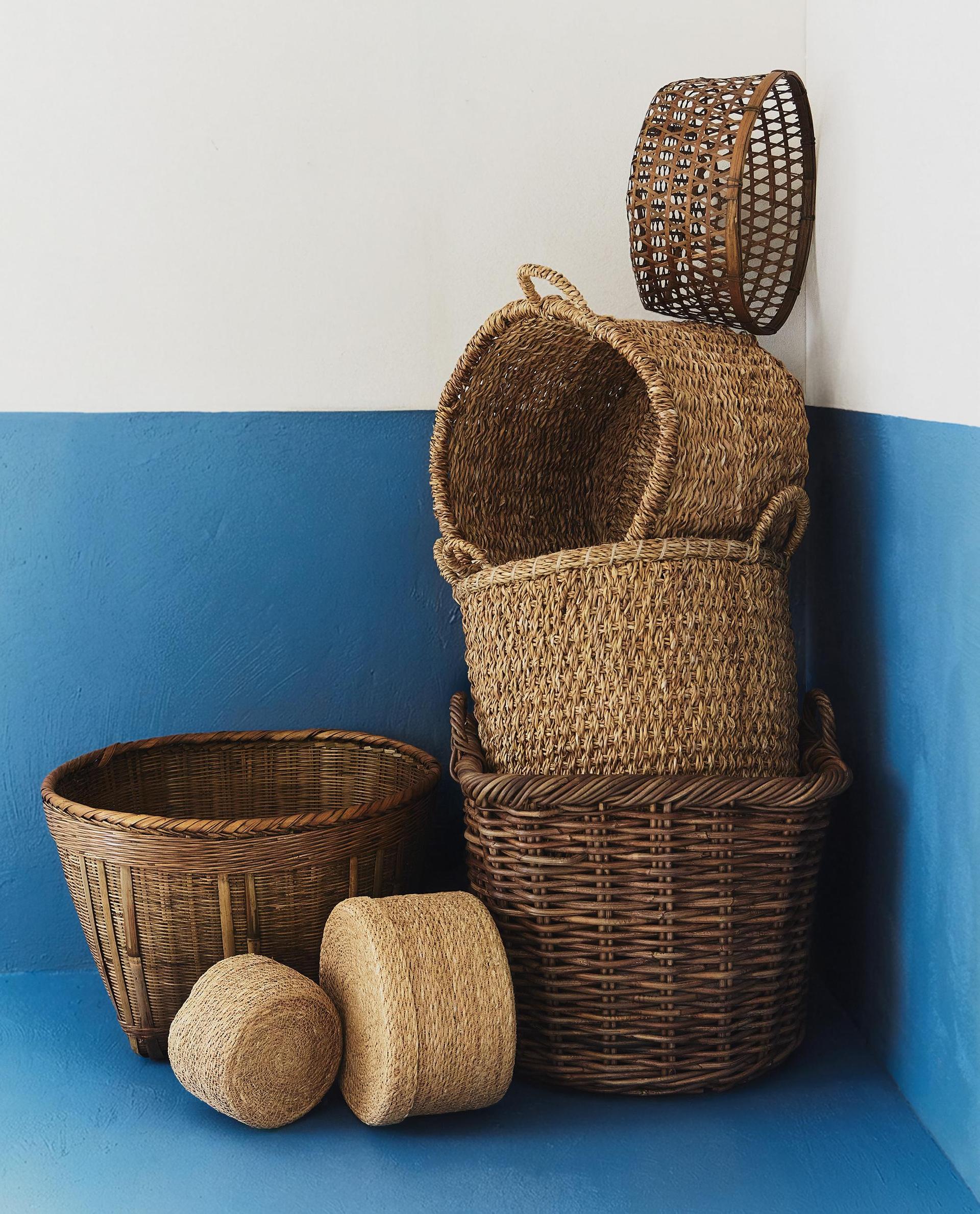 BASKETS AND BOTTLE STAND