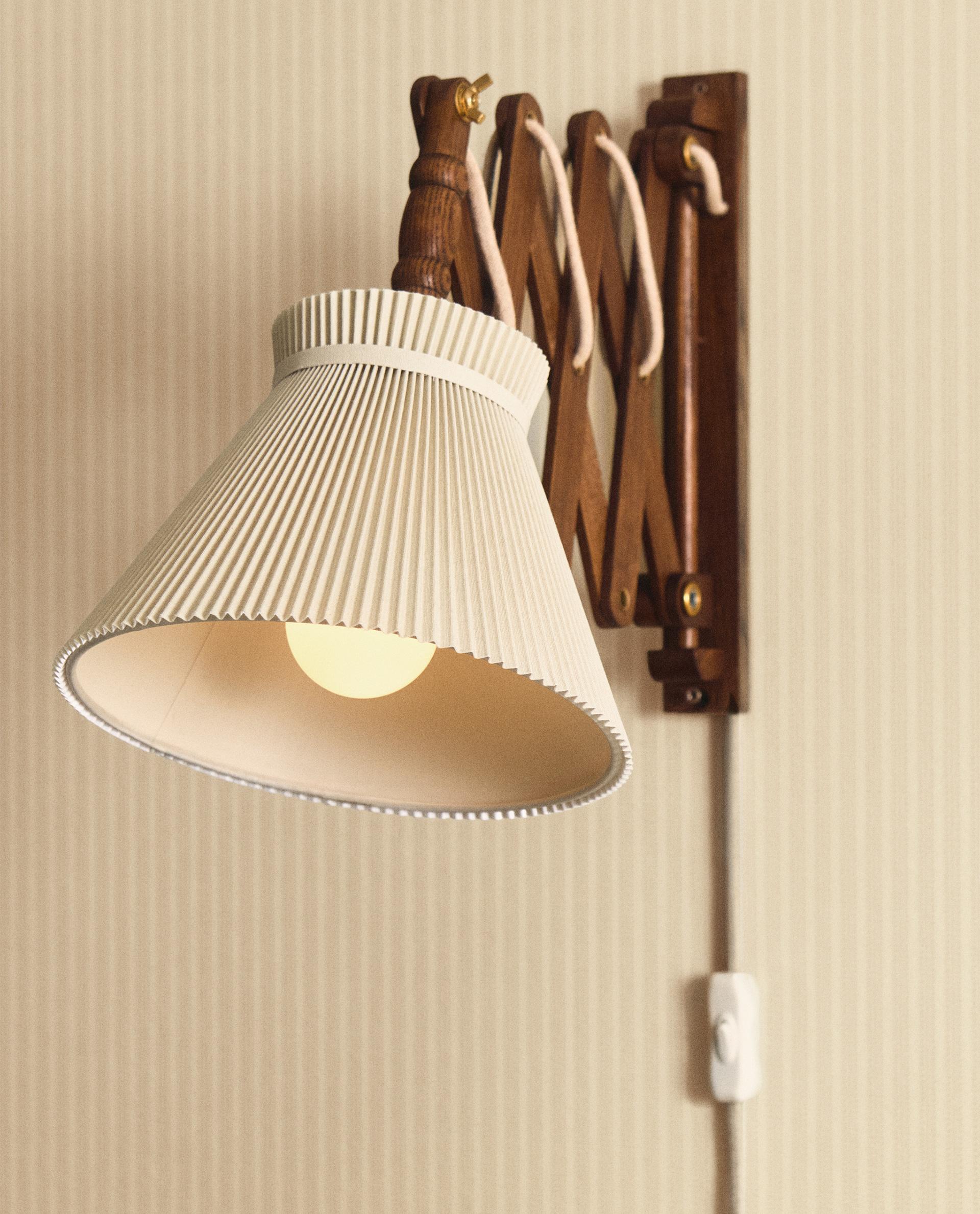 LAMP - WOOD WALL SCONCE