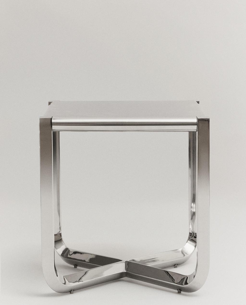 THE VANESIO STOOL