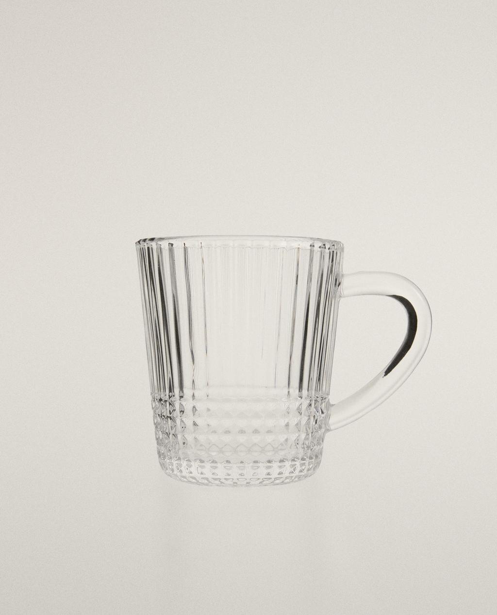 TASSE EN VERRE AVEC RELIEF GÉOMÉTRIQUE