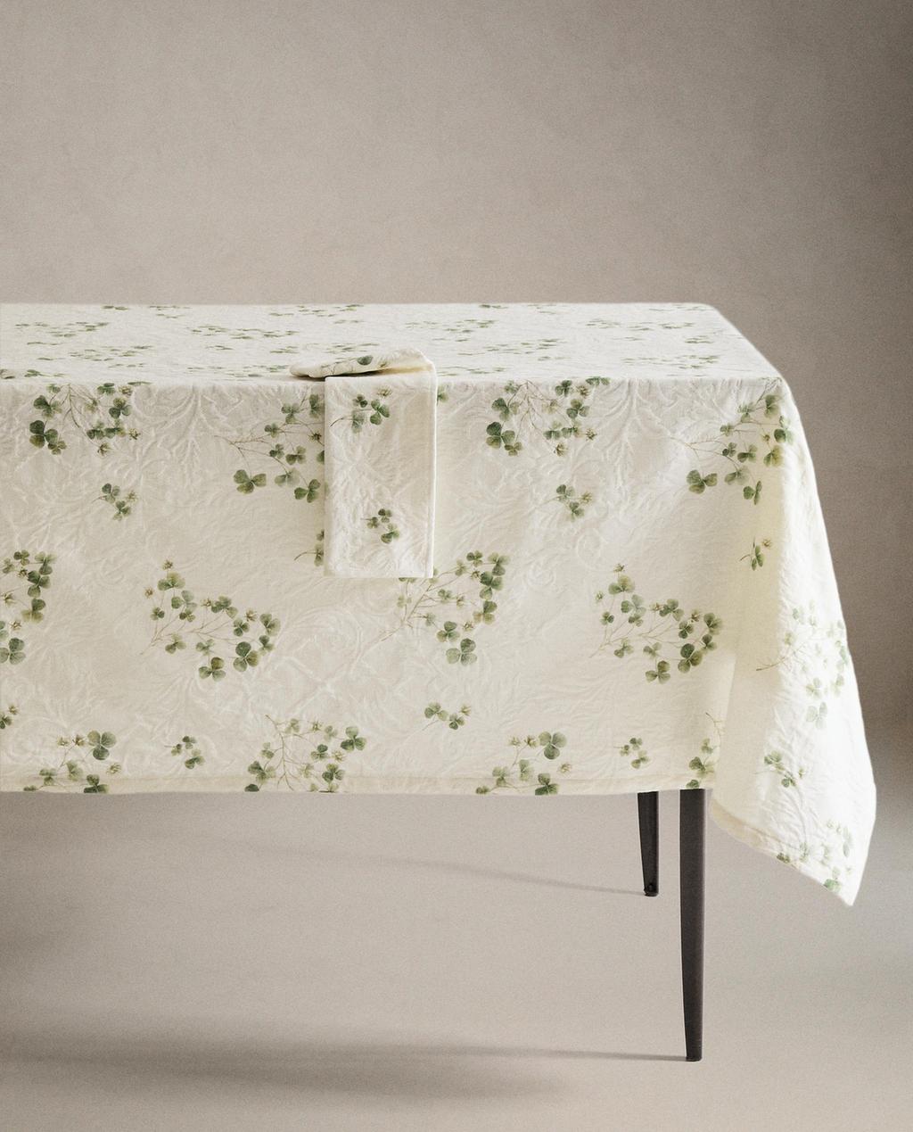 TISCHDECKE JACQUARD KLEEBEDRUCK