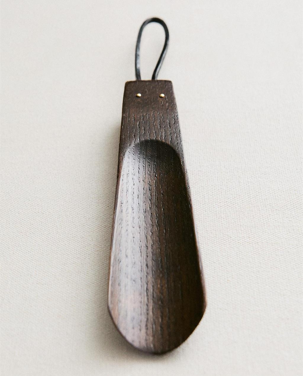 CALZADOR MADERA CORDÓN