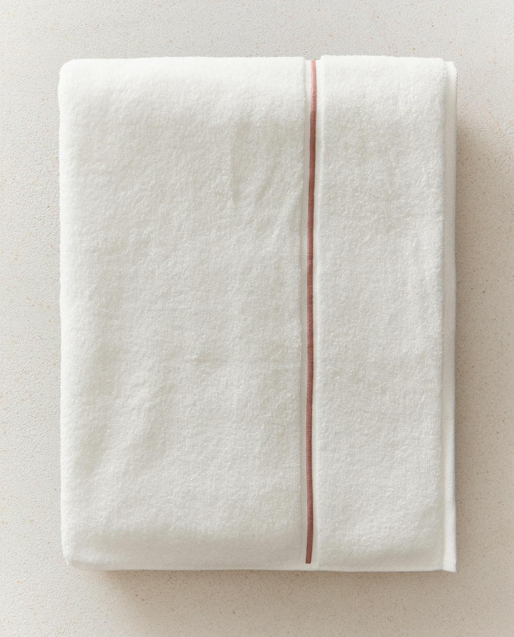 SCALLOPED BATH TOWEL