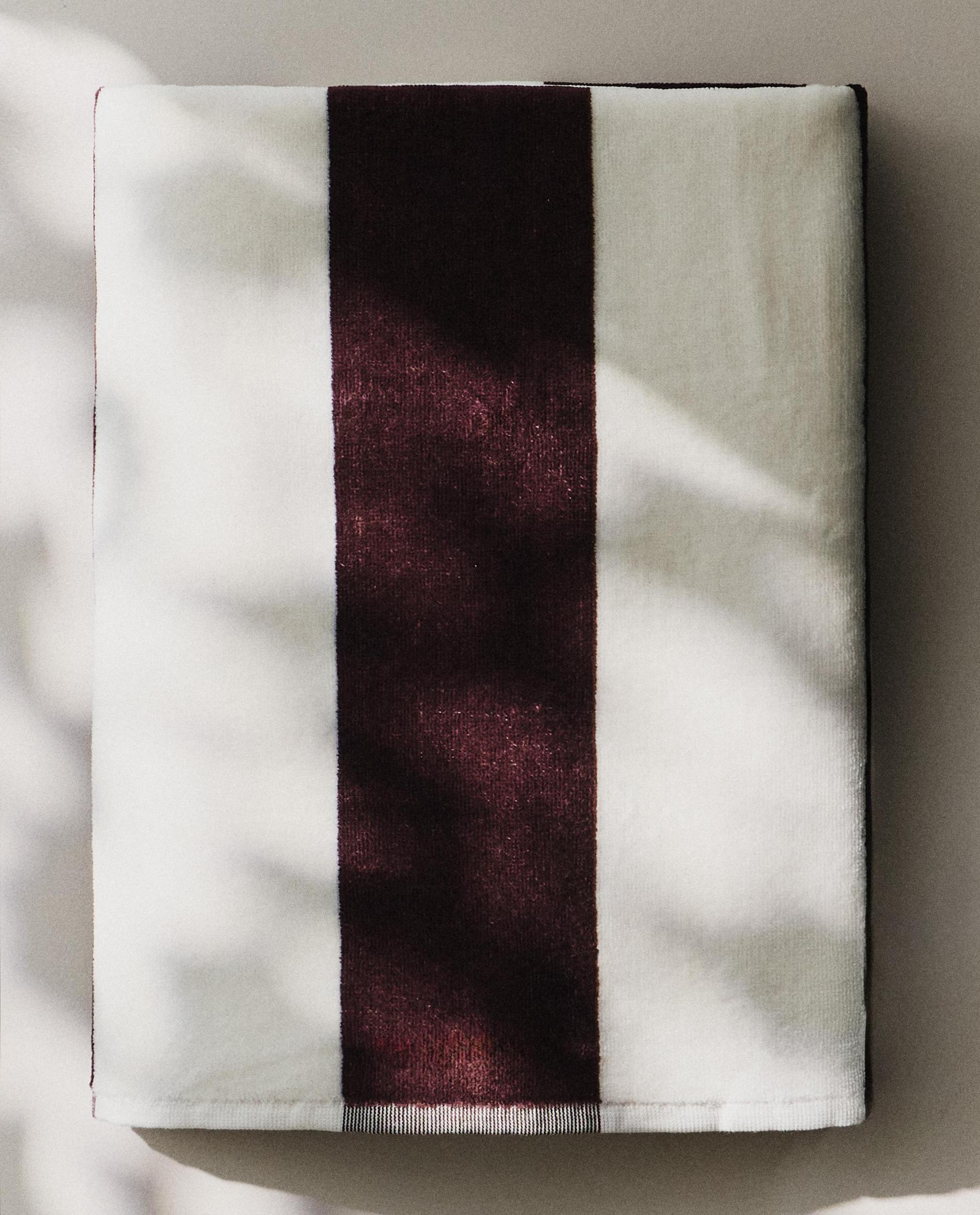 STRIPED BEACH TOWEL