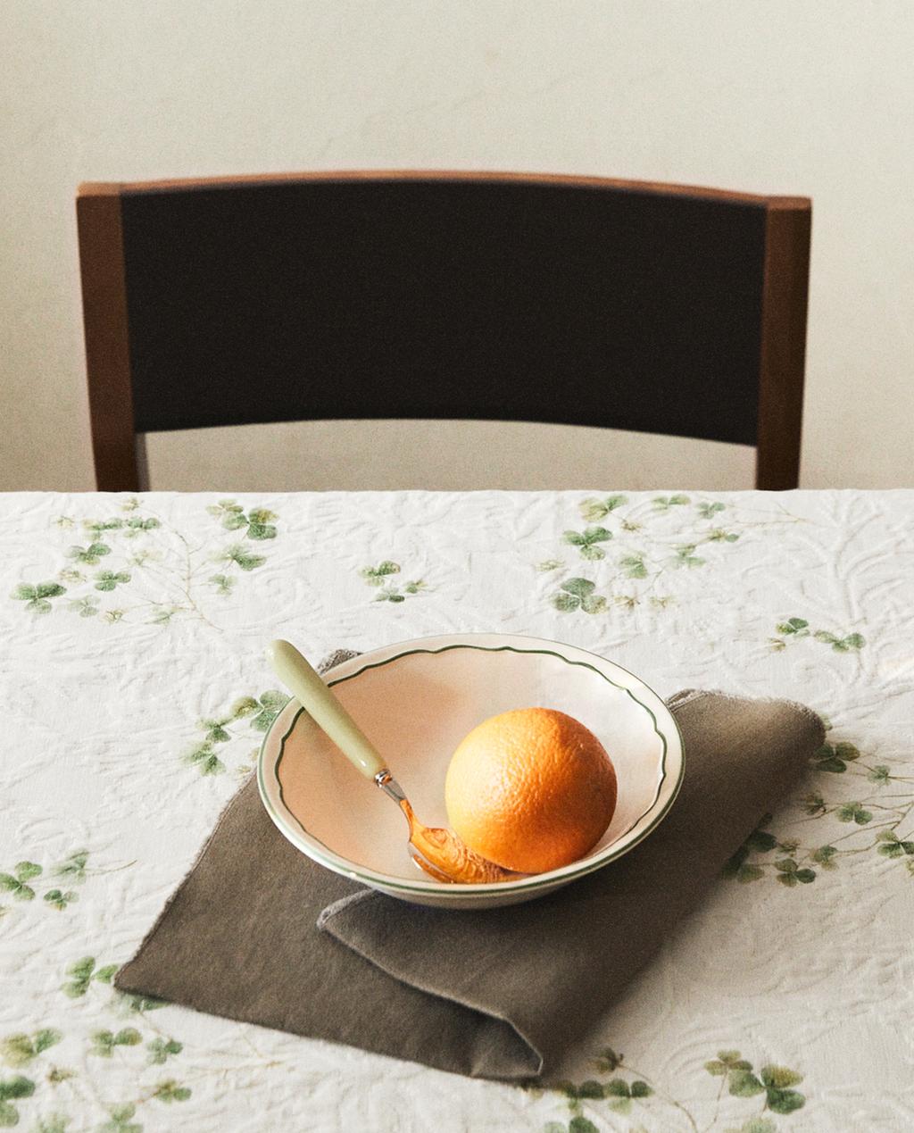 NAPPE JACQUARD IMPRIMÉ TRÈFLE