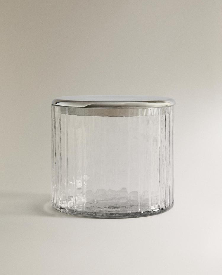 NOSTETTU LASINEN JA METALLINEN KYLPYHUONEPURKKI