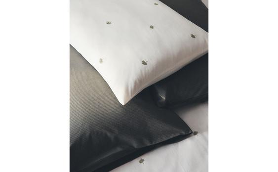 PILLOWCASE WITH EMBROIDERED TREES