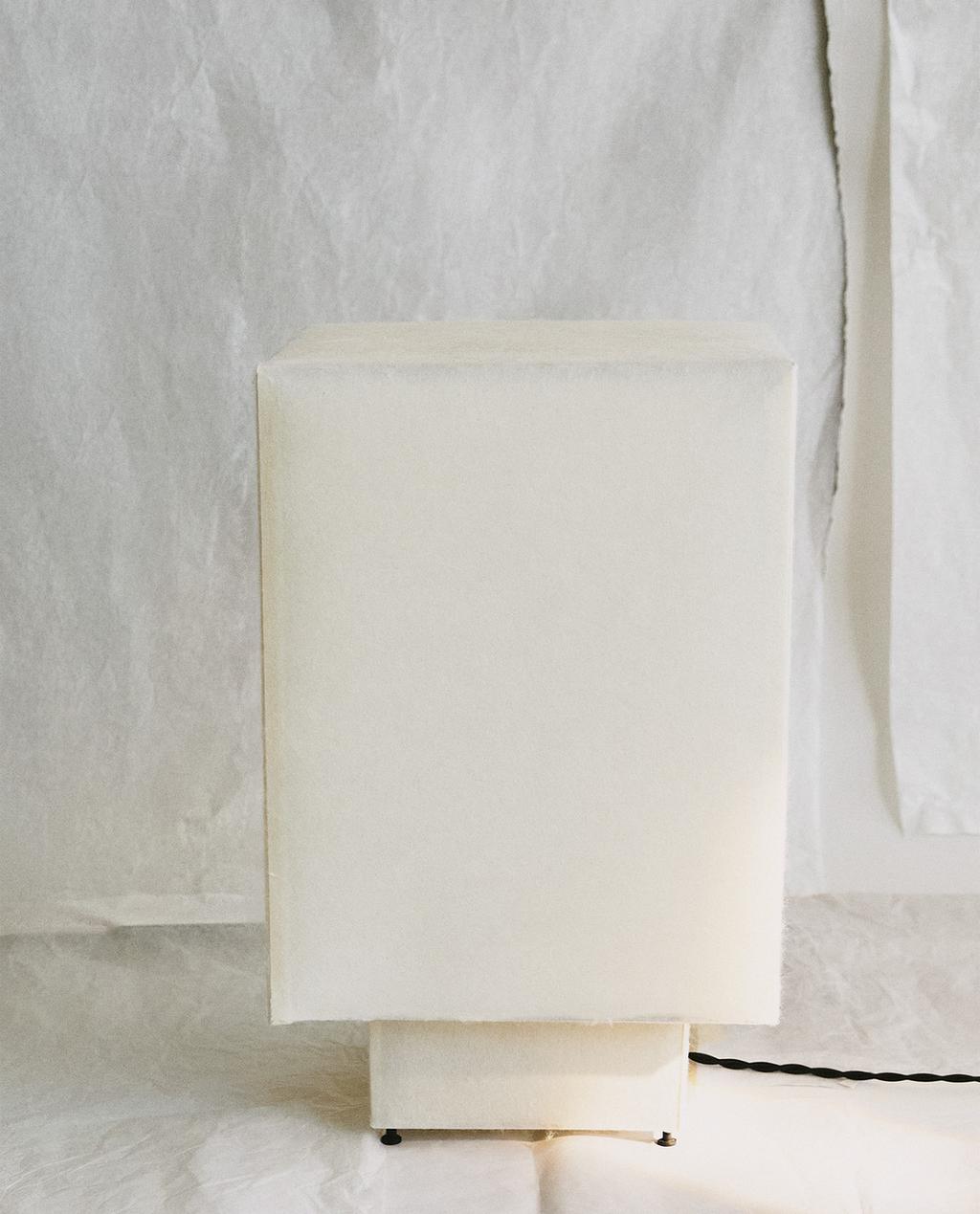 LAMPE DE TABLE S 02
