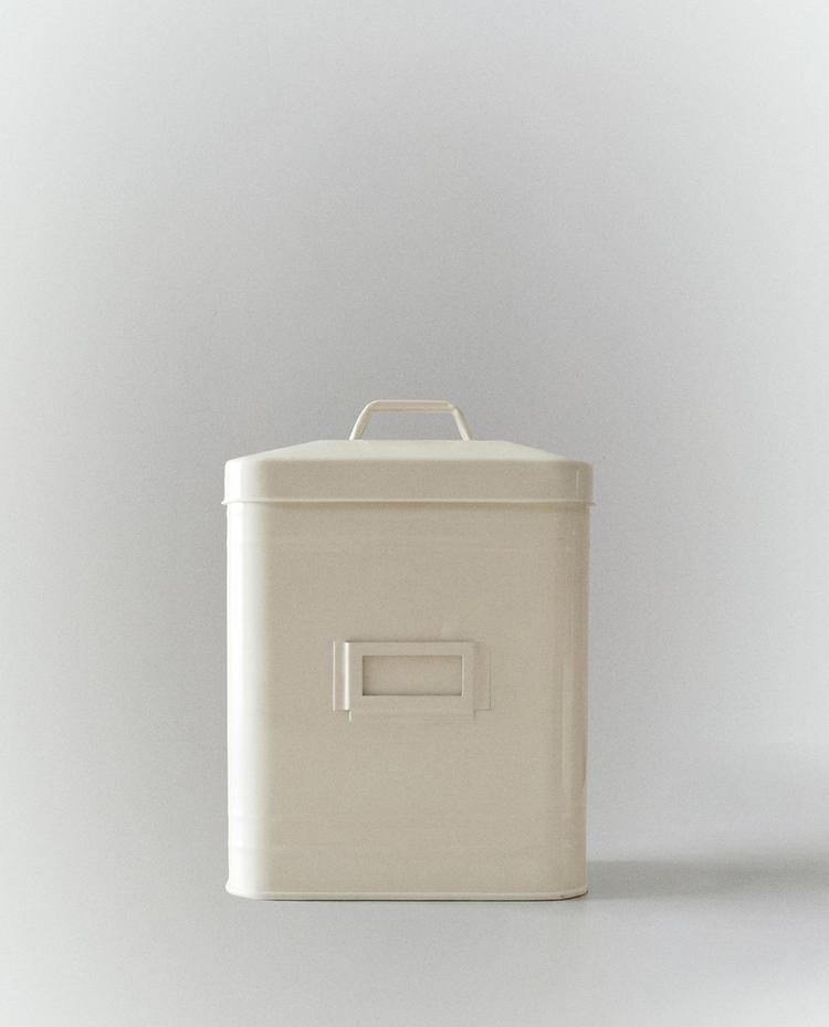 LAUNDRY CAPSULE CONTAINER