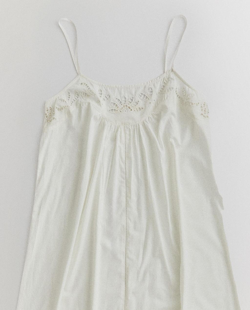 EMBROIDERED COTTON NIGHTDRESS
