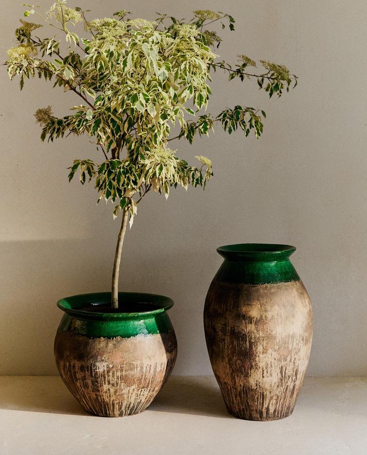 LARGE CERAMIC POT