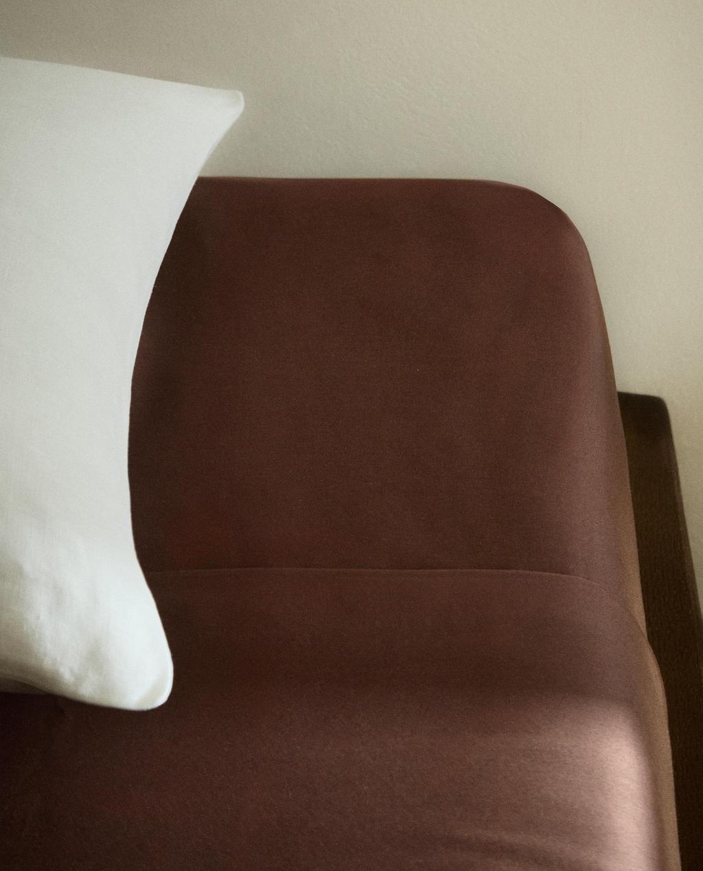 SATEEN FITTED SHEET | 30 CM HIGH (300 THREAD COUNT)