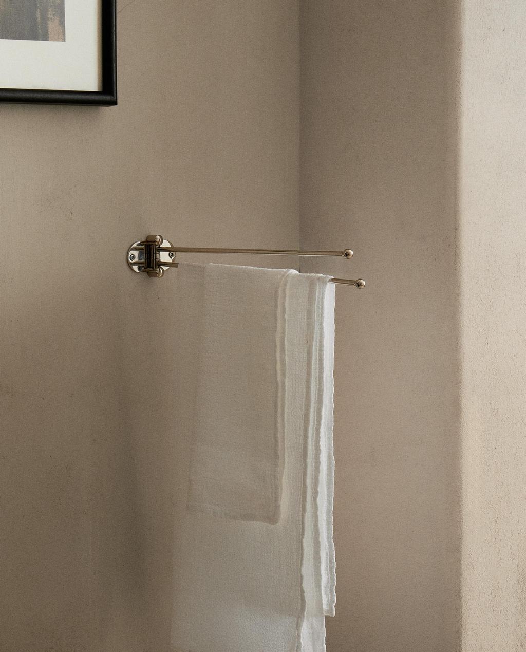 SHINY METAL WALL TOWEL RACK