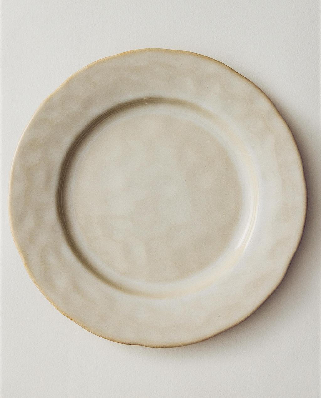 STONEWARE DINNER PLATE WITH IRREGULAR EDGE