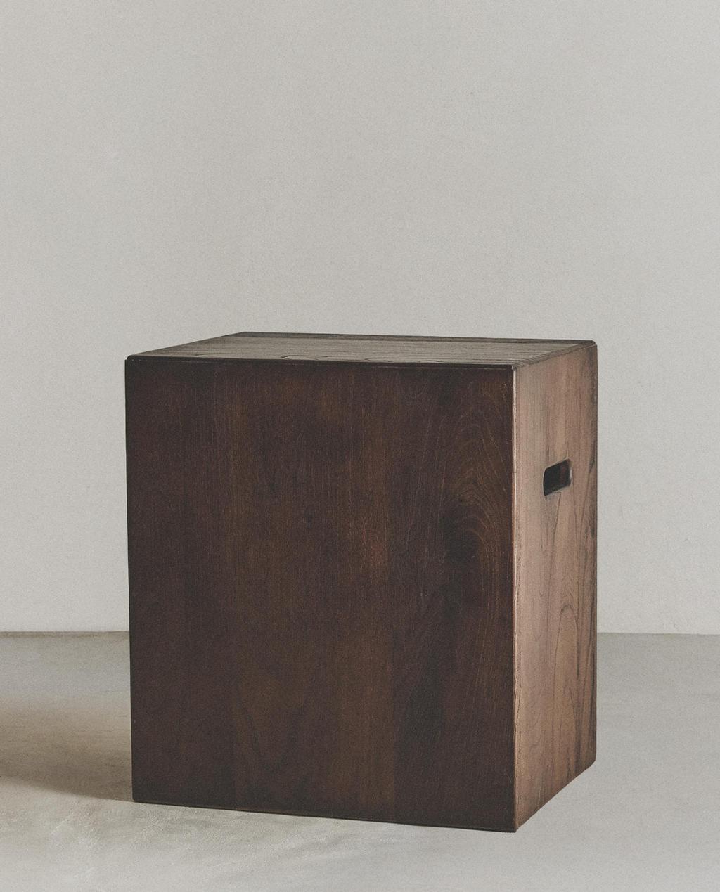 WOODEN CUBE SIDE TABLE