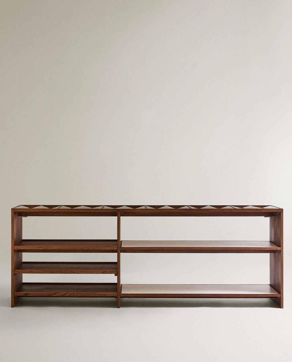 LARGE STORAGE UNIT AND DUMBBELL STAND