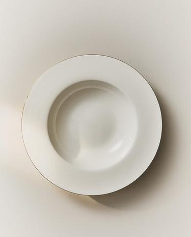 RIMMED BONE CHINA SOUP PLATE