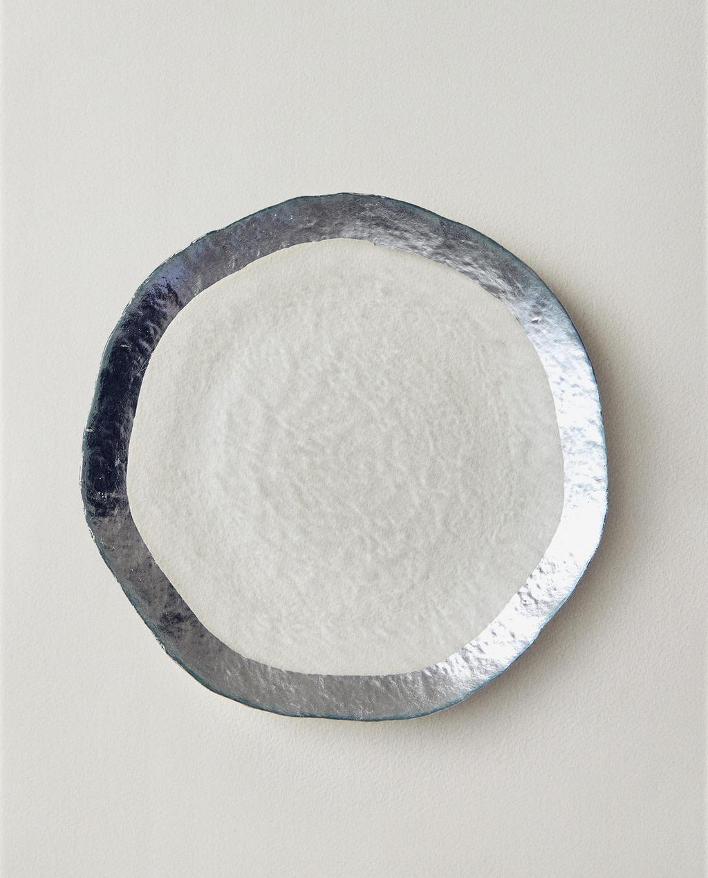 RAISED GLASS DESSERT PLATE WITH SILVER RIM